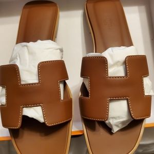 Hermes Calfskin Oran Sandals 39